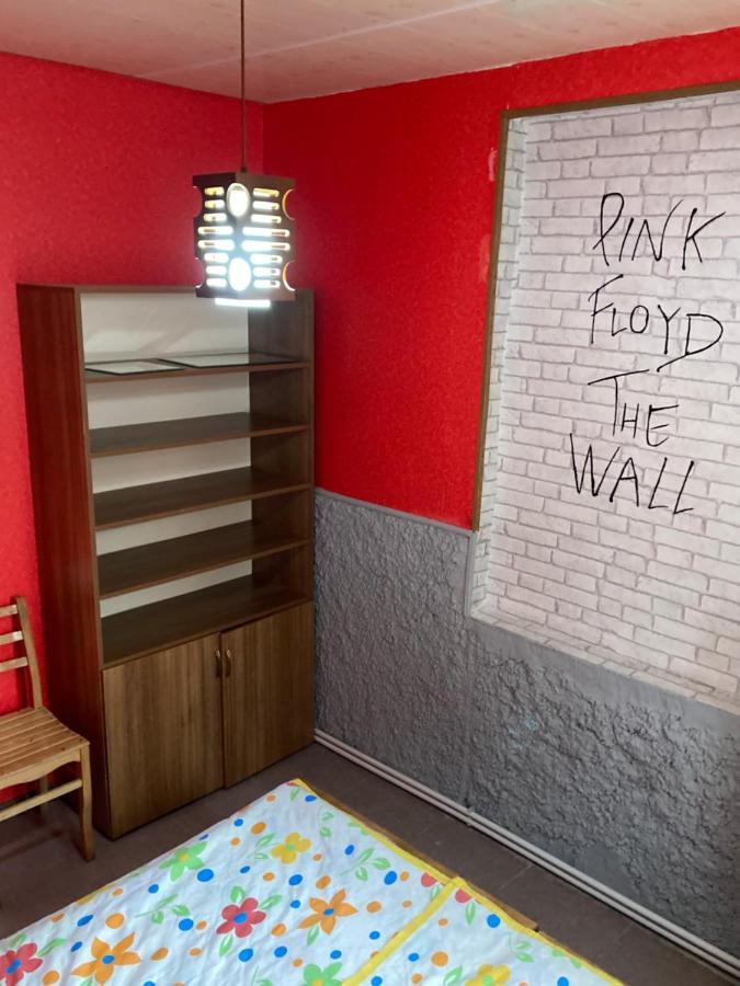 Guest House Barbi Batumi Bagian luar foto
