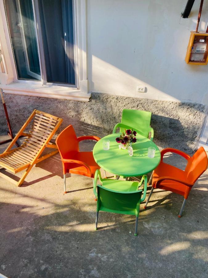 Guest House Barbi Batumi Bagian luar foto
