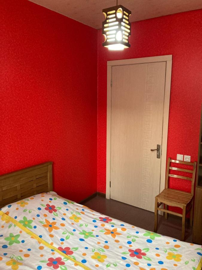 Guest House Barbi Batumi Bagian luar foto