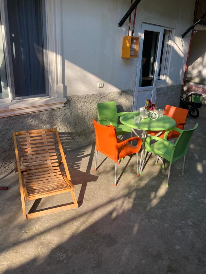 Guest House Barbi Batumi Bagian luar foto
