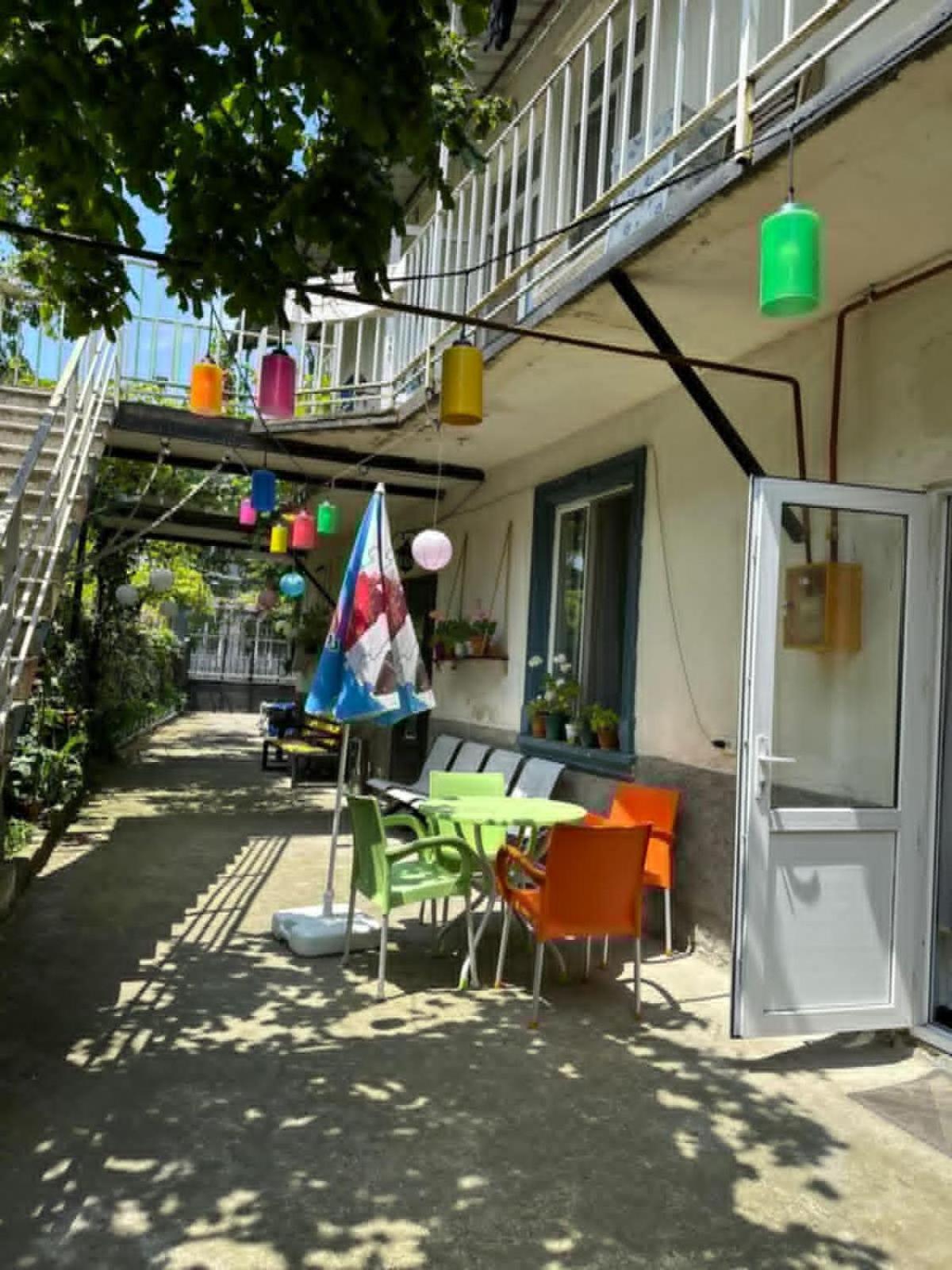 Guest House Barbi Batumi Bagian luar foto