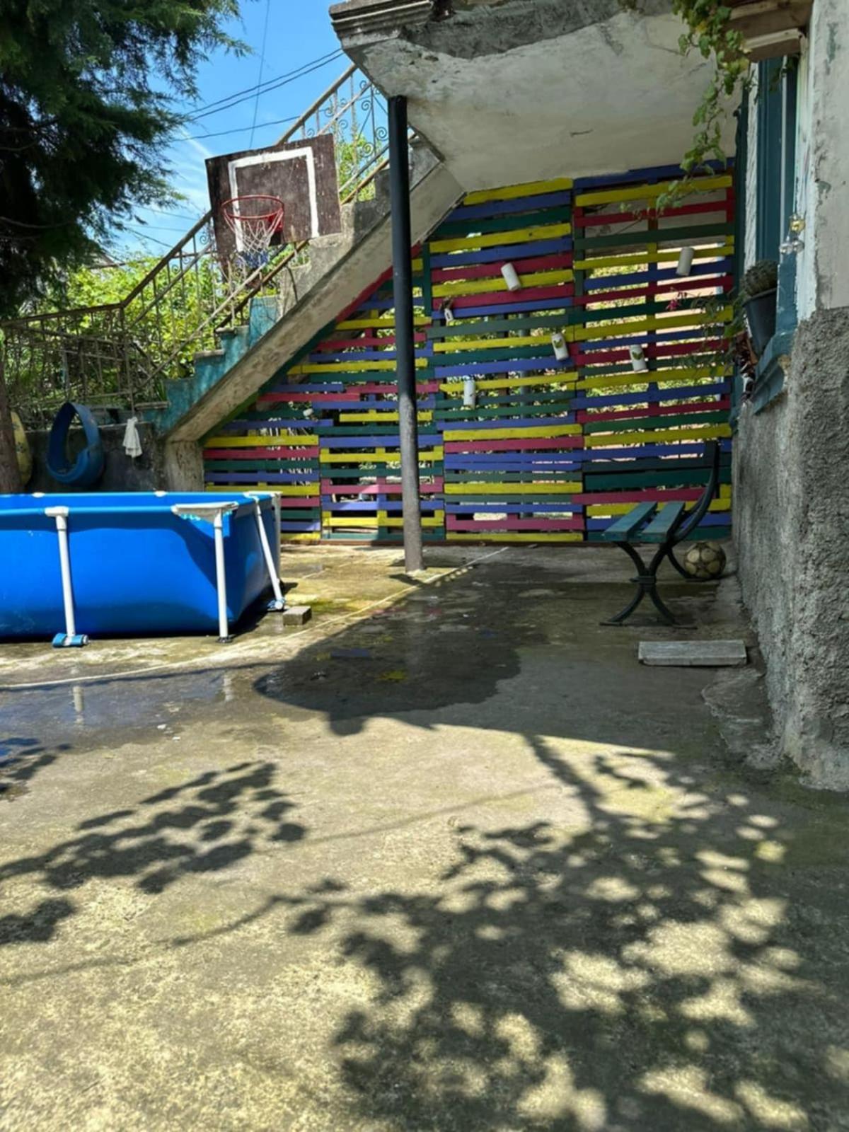 Guest House Barbi Batumi Bagian luar foto