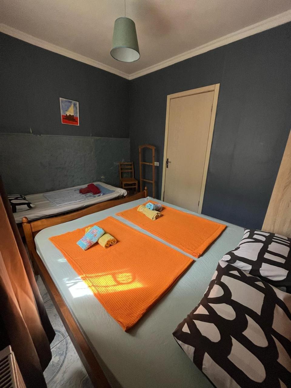 Guest House Barbi Batumi Bagian luar foto