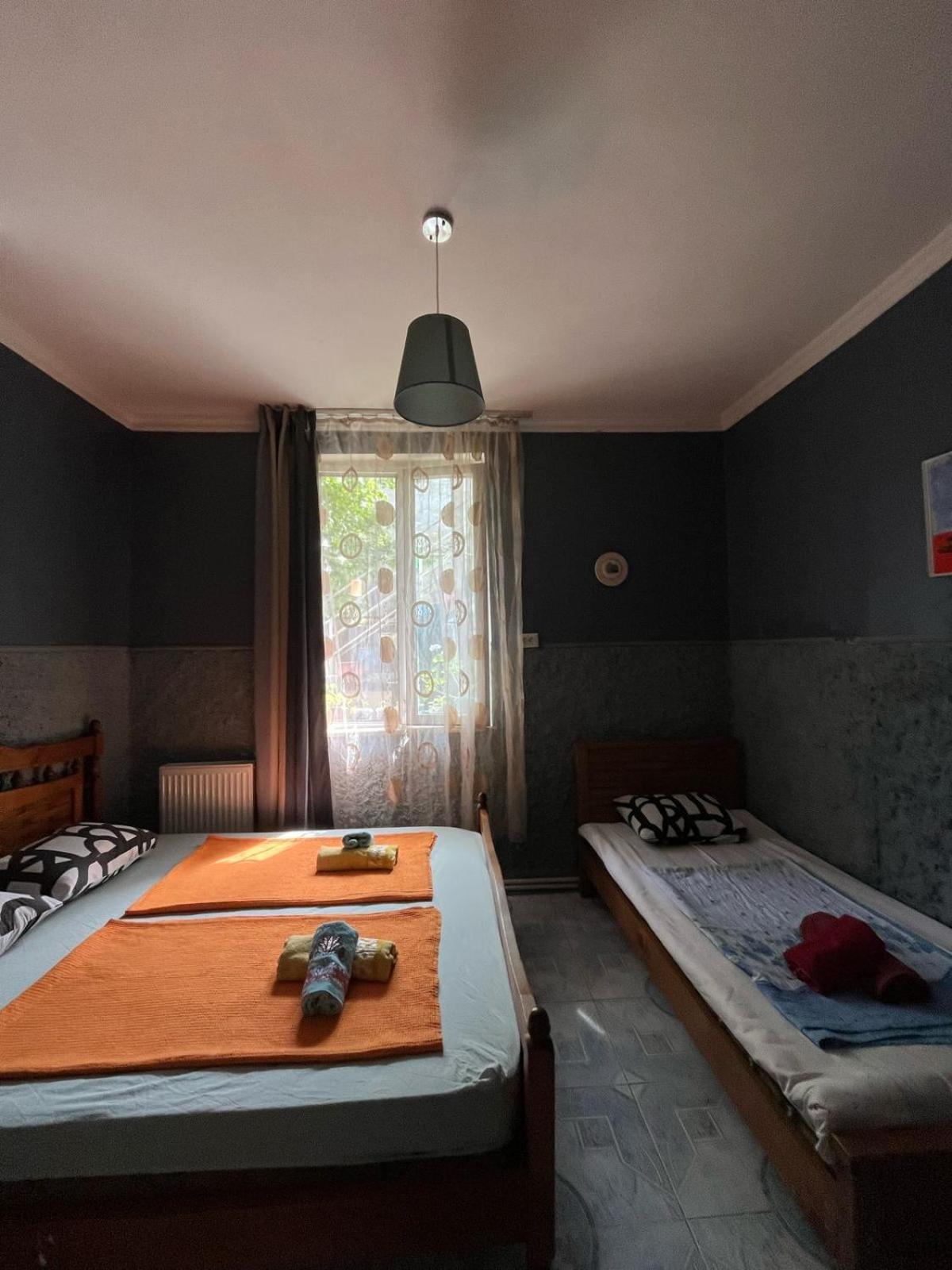 Guest House Barbi Batumi Bagian luar foto