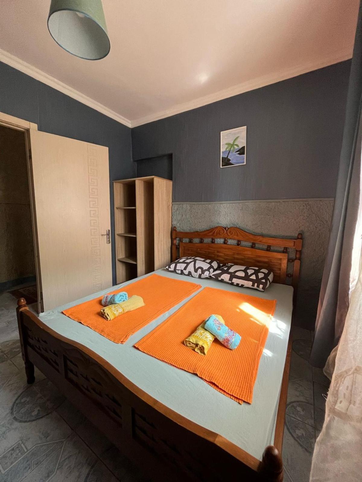 Guest House Barbi Batumi Bagian luar foto