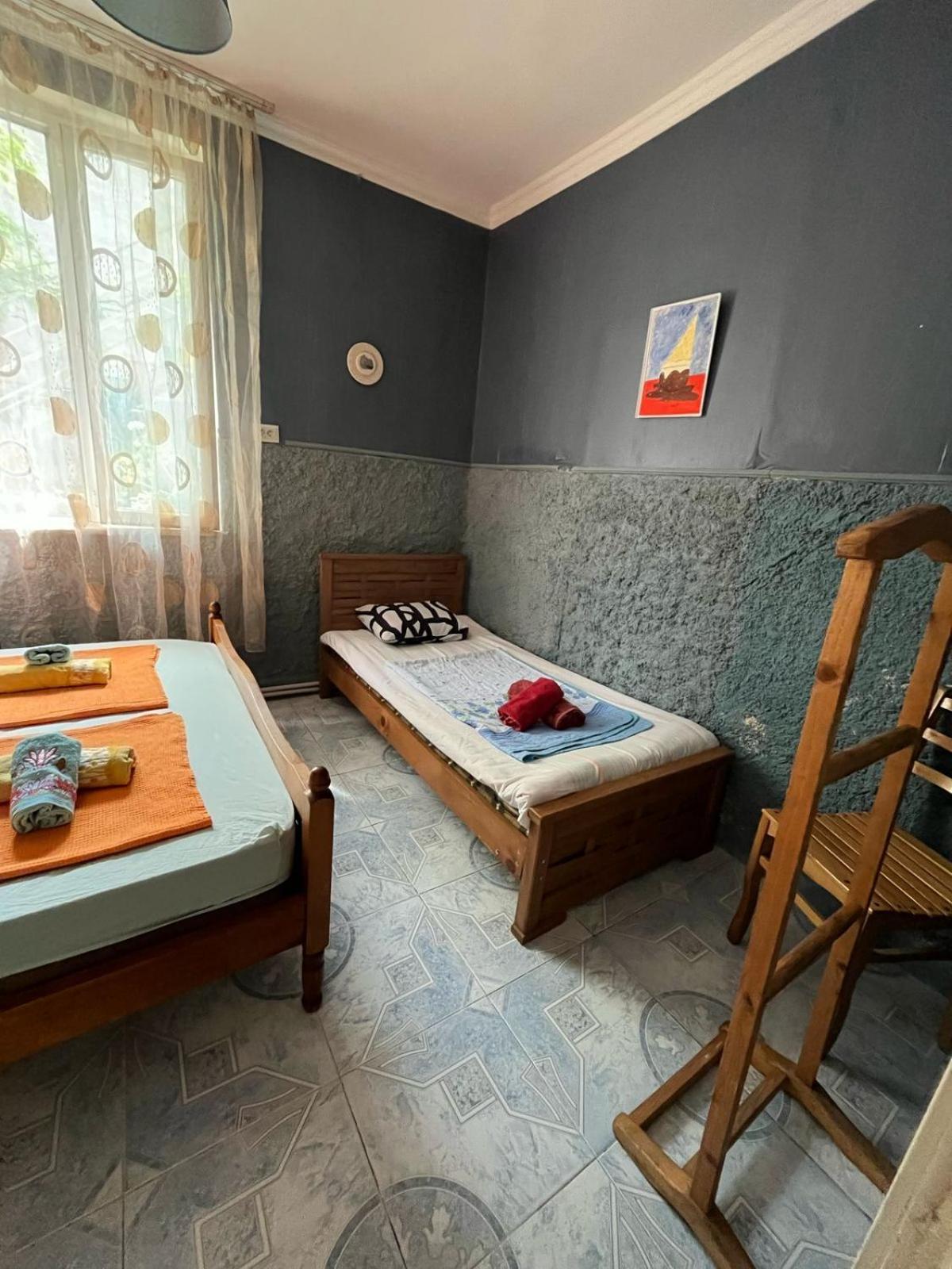 Guest House Barbi Batumi Bagian luar foto