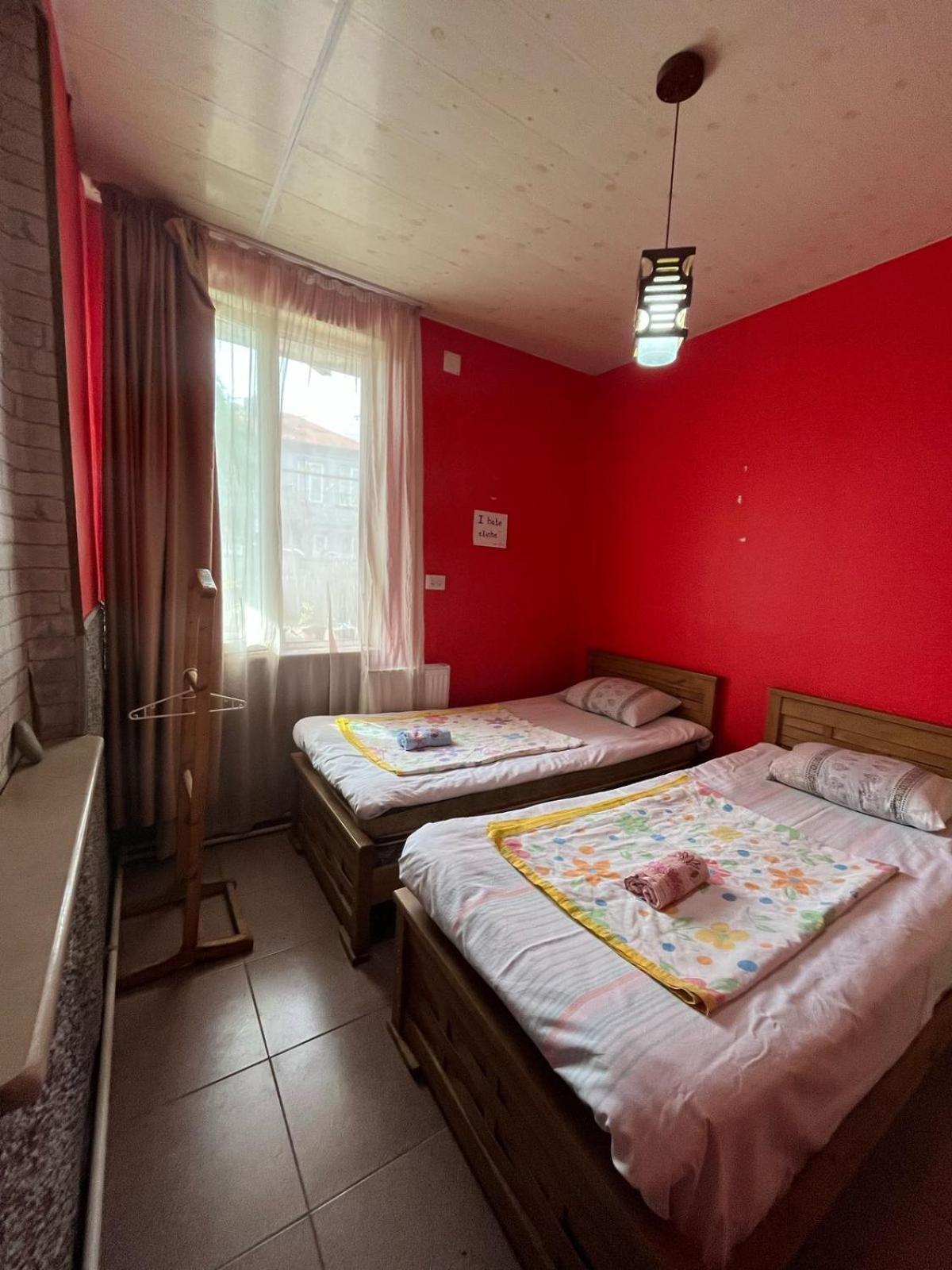 Guest House Barbi Batumi Bagian luar foto