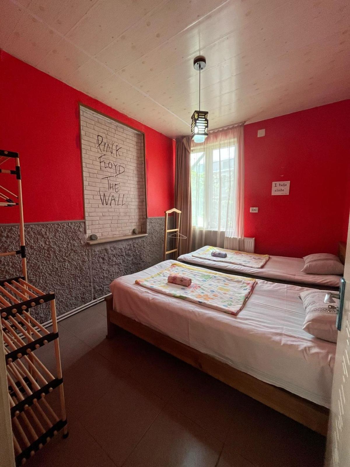 Guest House Barbi Batumi Bagian luar foto