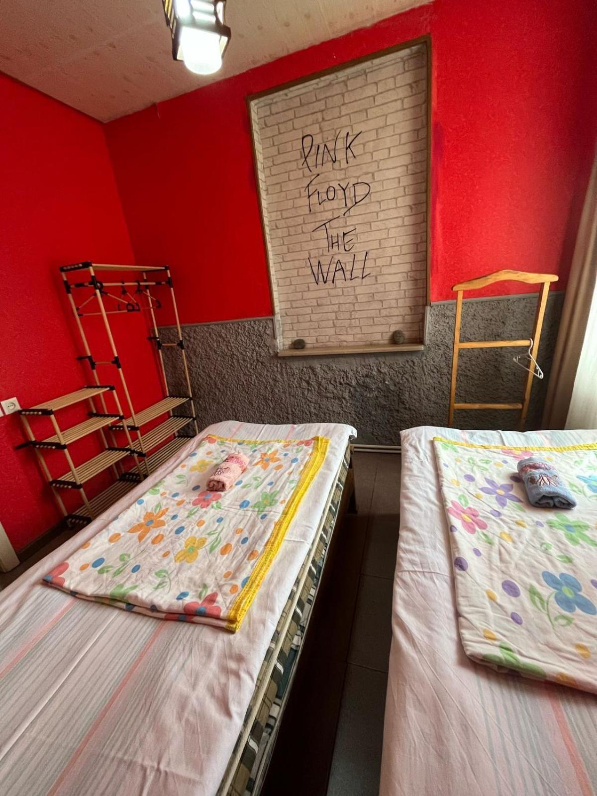 Guest House Barbi Batumi Bagian luar foto
